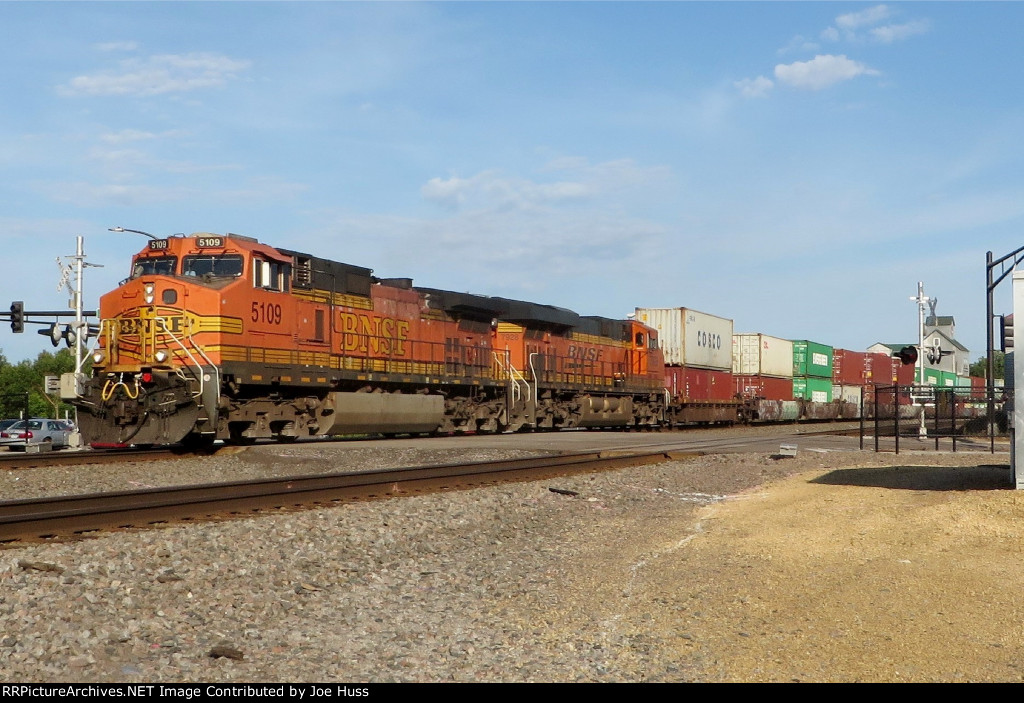 BNSF 5109 East